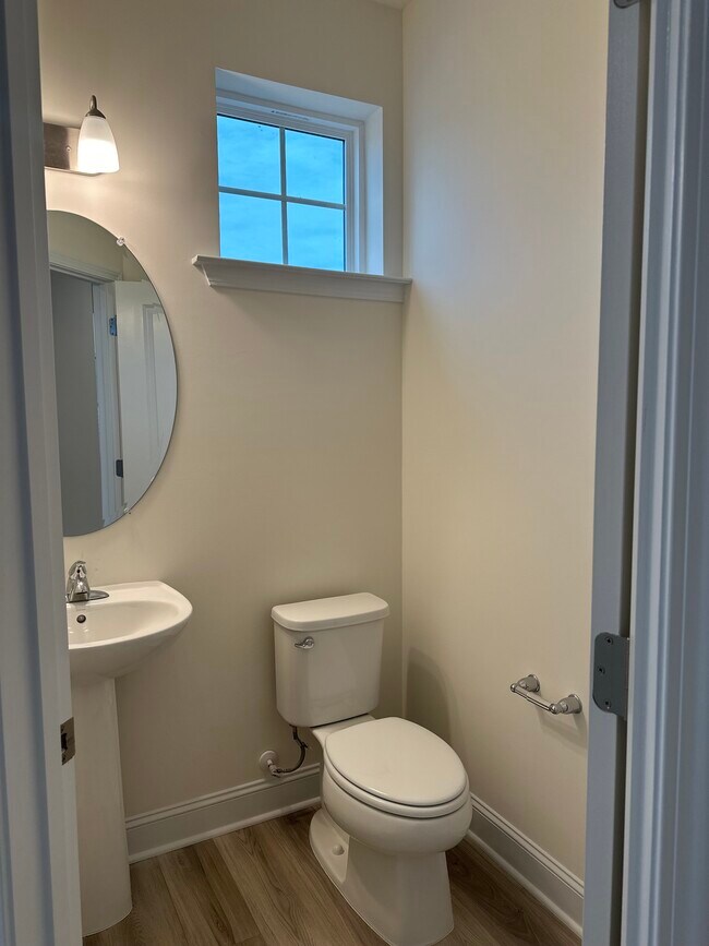 Foto del edificio - 93 Steel Springs Ln