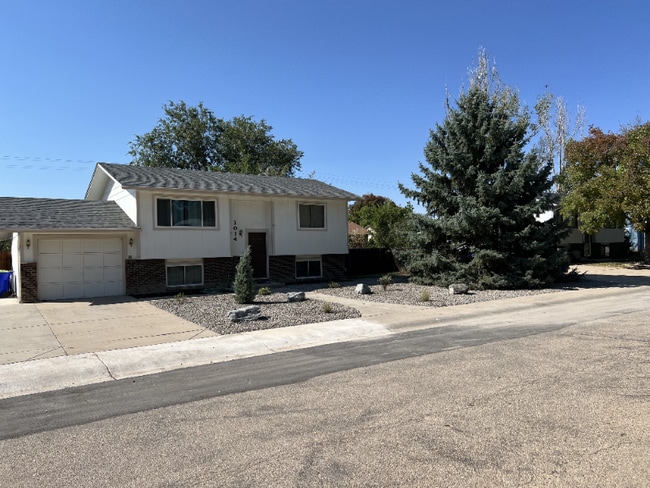 Building Photo - 1014 Larch Dr