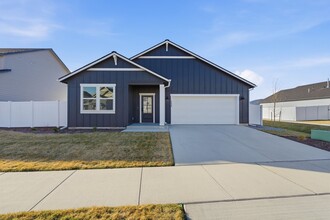 Building Photo - 5338 E Dorado Ave