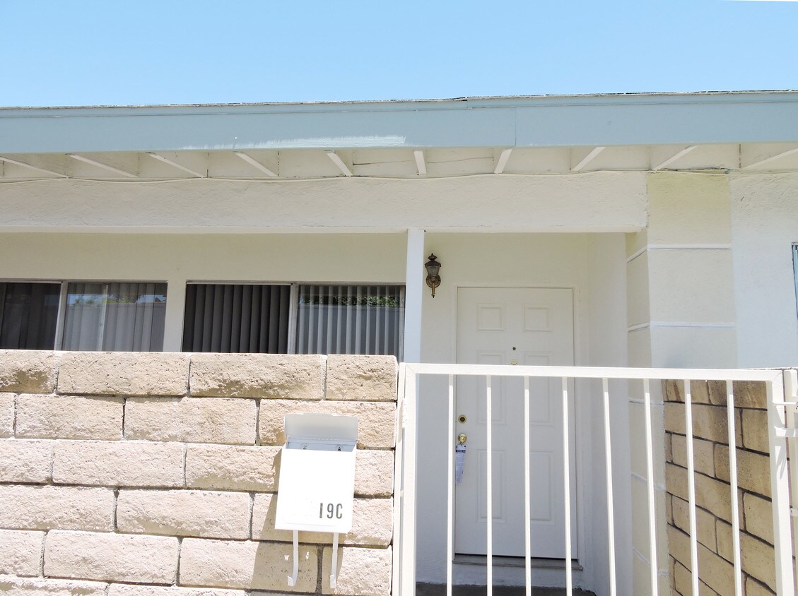 1670 W Broadway, Anaheim, CA 92802 Rentals in Anaheim at 1670 W