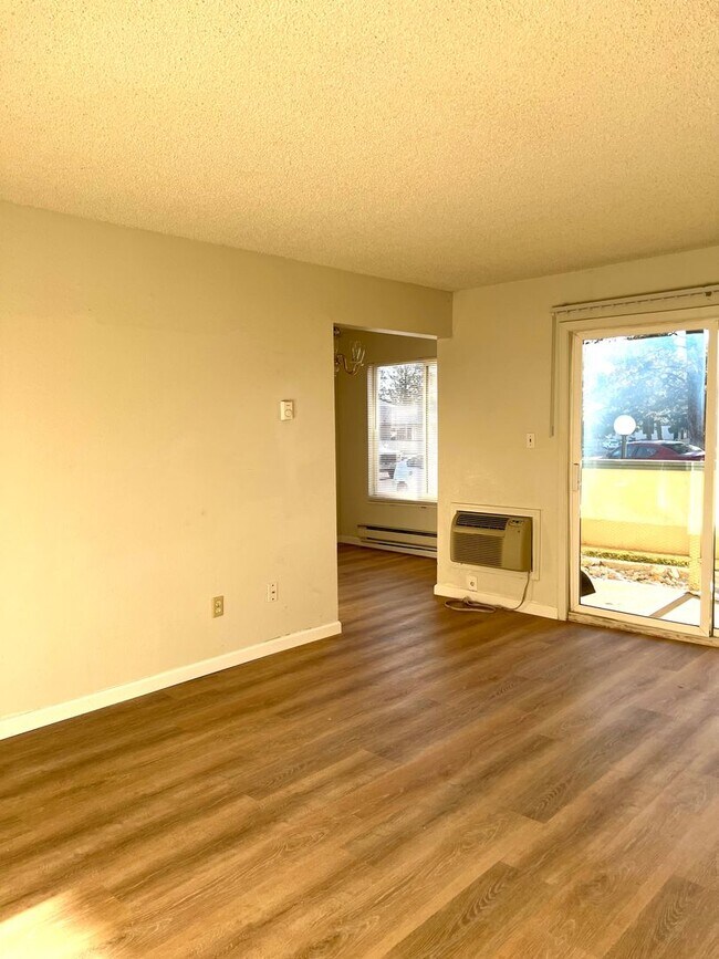 Building Photo - 3953 Clear Acre Ln