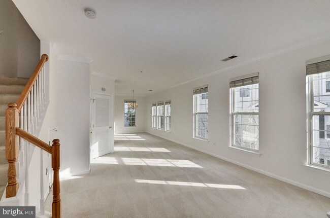 Building Photo - 5108 ENGLISH