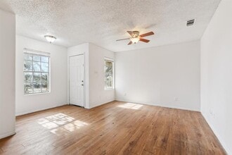 Building Photo - 5000 Weidemar Ln