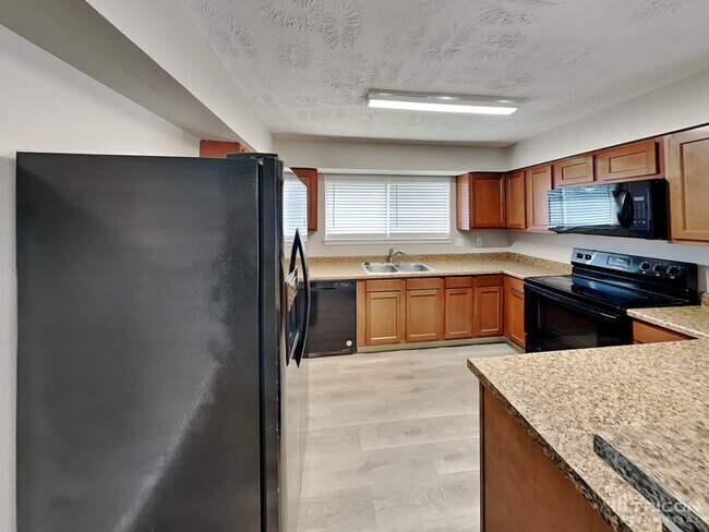 Foto del edificio - 14831 Waterside Dr