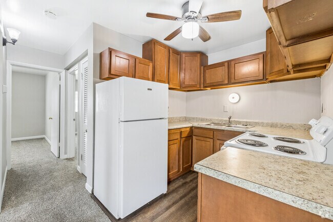 2 habitaciones, 1 baño - 850 pies cuadrados - Cocina - College Crest