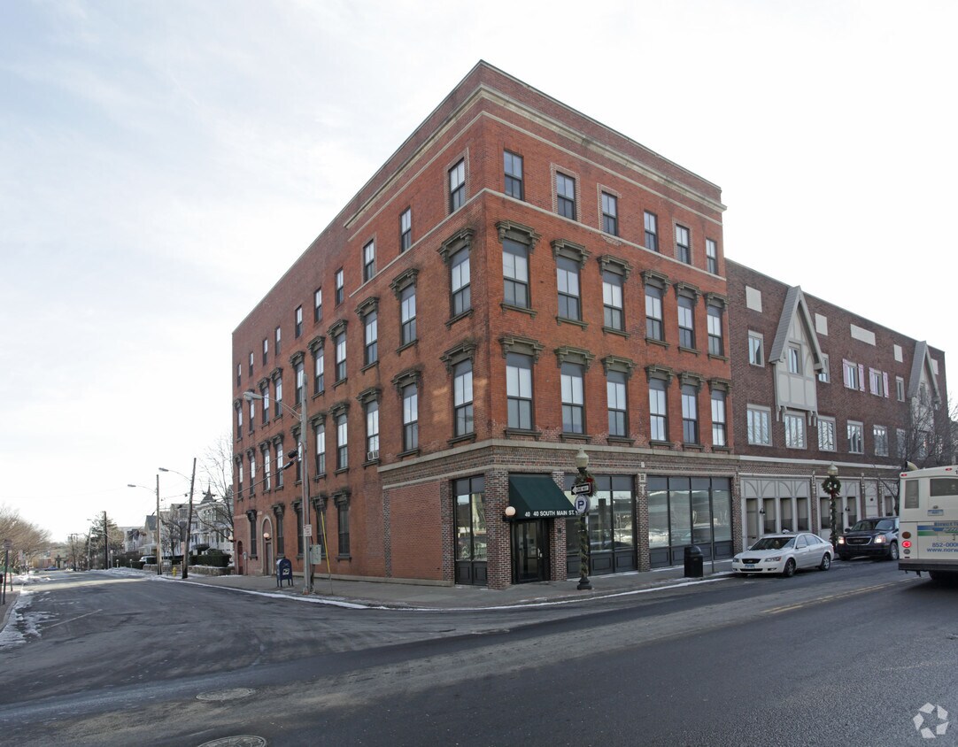 40 S Main Street - 40 N Main St