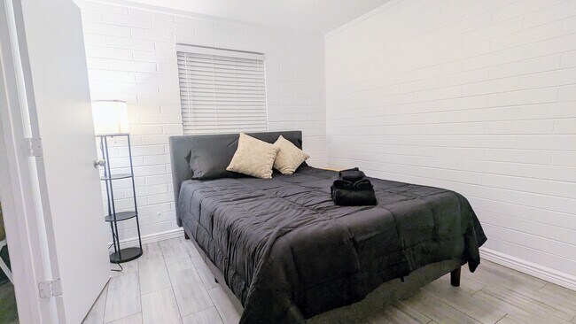 Foto del edificio - 150 S Sirrine