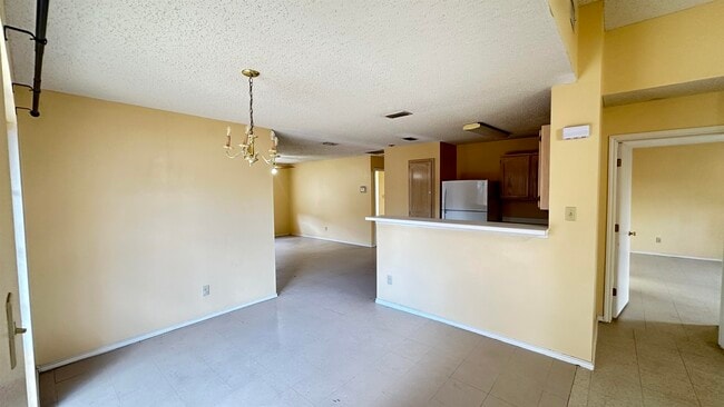 Building Photo - 1028 Merrimack Loop