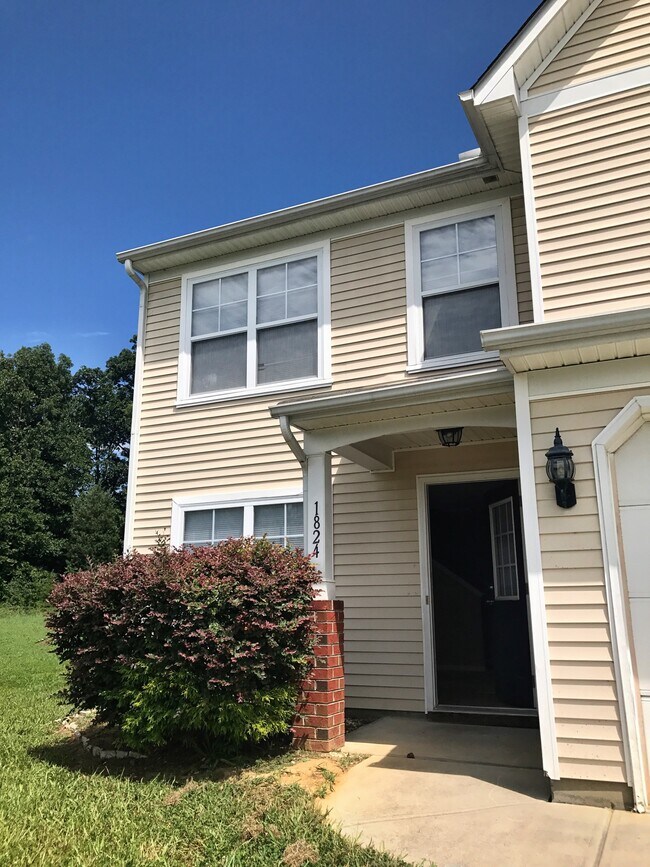 Building Photo - 1824 Remick Ct