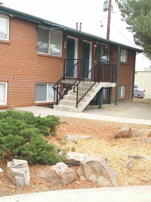 Primary Photo - 7147 Grove Way