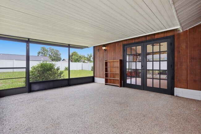 Foto del edificio - 14505 Farm Hills Pl