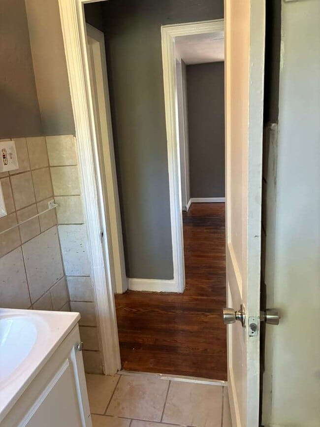 Foto del edificio - 5112 Edith Ave