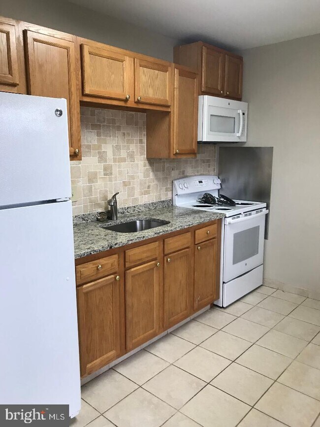 Foto del edificio - 311 E 4th St