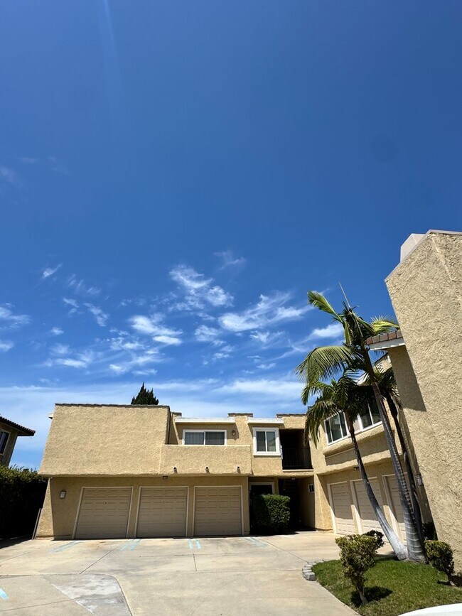 Building Photo - 17762 Paseo Cir