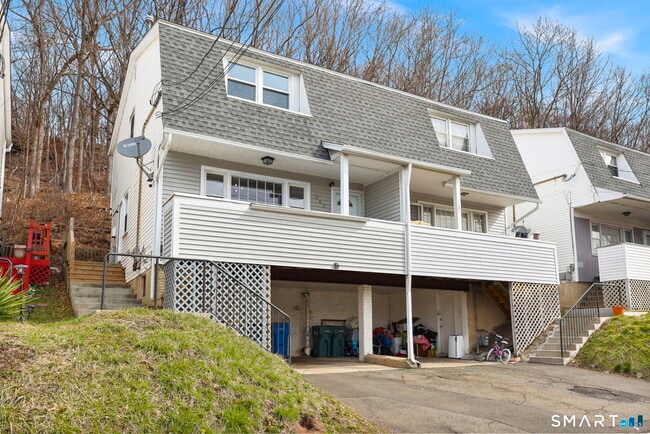 Building Photo - 305 Mill Rock Rd