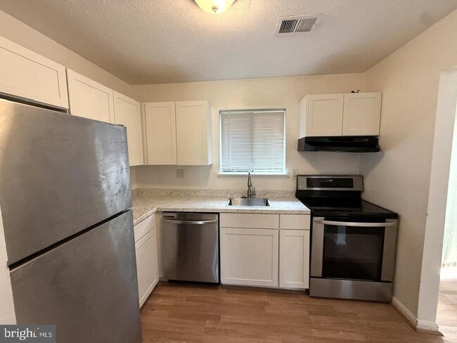 Building Photo - 12051 Hallandale Terrace