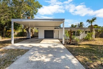 Building Photo - 2230 Sunset Ave