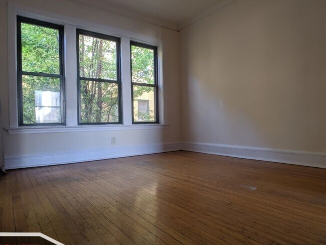 Foto del edificio - 2336 N Spaulding Ave