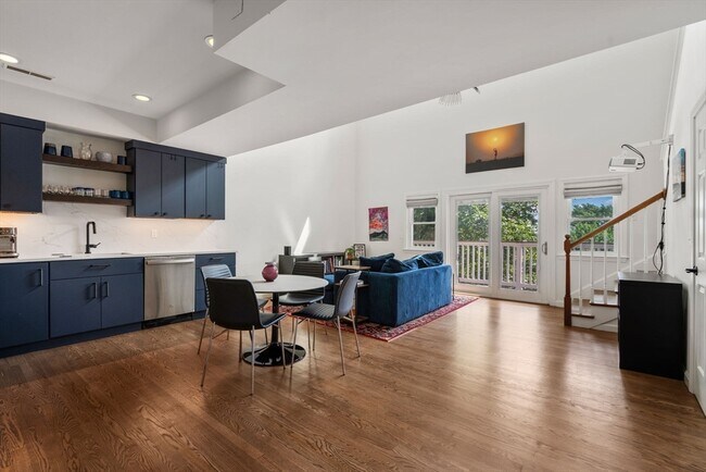 Building Photo - 112 Highland Ave