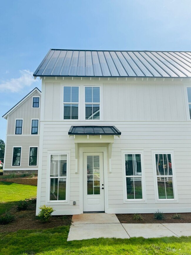 Building Photo - 107 Gardenia Ln
