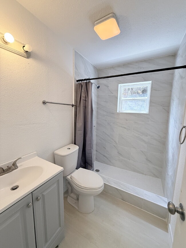 Building Photo - 2-Bedroom and 2-Bathroom