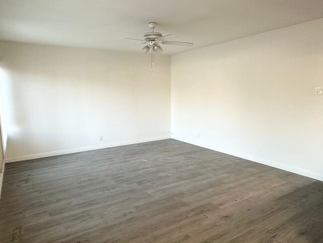 Foto del edificio - 6955 Calhoun Ave