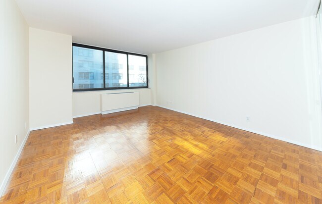 Foto del edificio - King Size 1BR in Boutique UES Condo