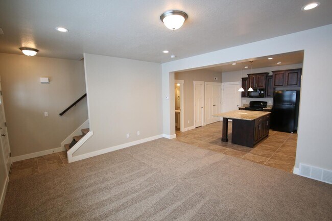 Foto del edificio - 2160 N 500 E