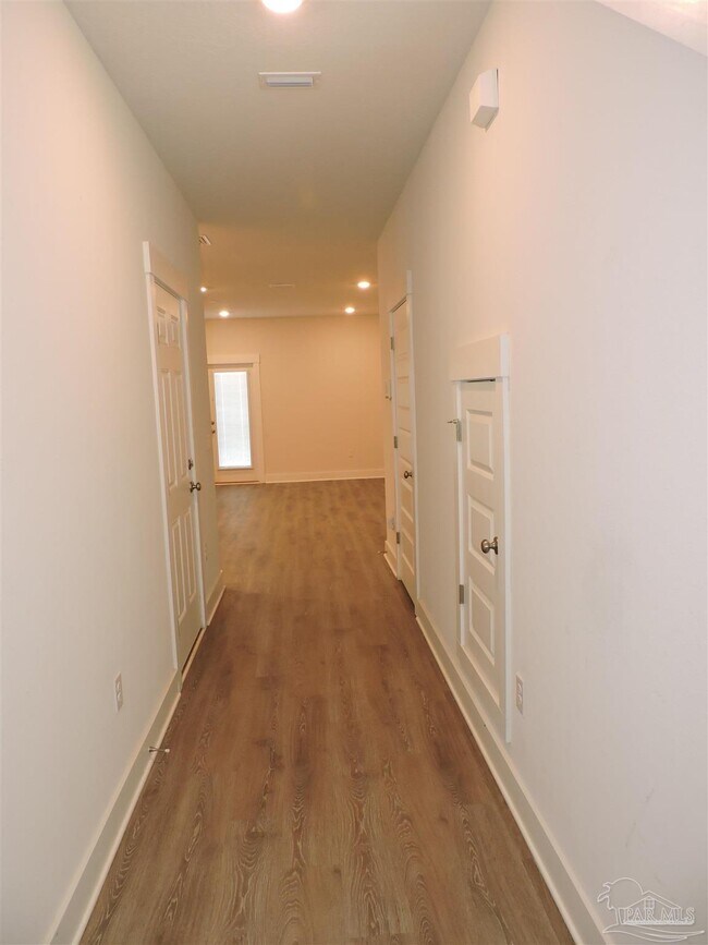 Foto del edificio - 9635 Nature Creek Blvd