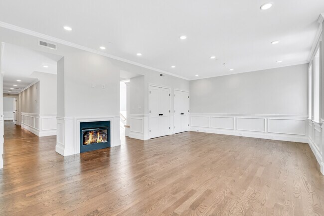 Foto del edificio - 128 Longwood Ave