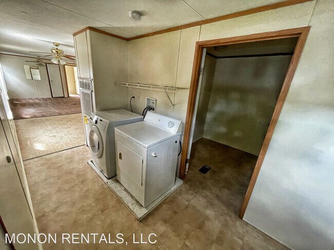 Building Photo - 2 br, 1 bath House - 1305 S. Monon Dr. Lot 5