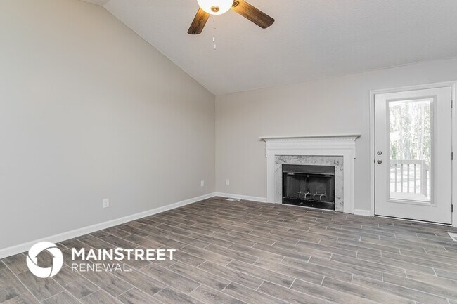 Foto del edificio - 6408 Silver Spring Ct