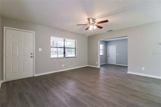 Building Photo - 8911 Navajo Ave