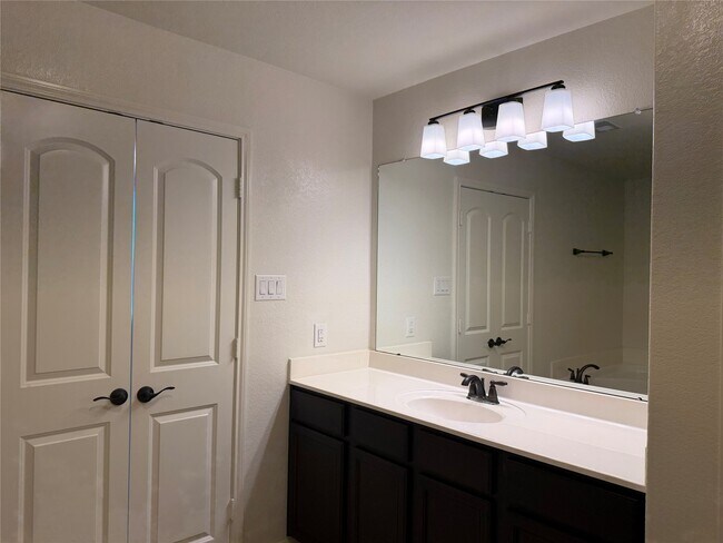 Building Photo - 21102 Echo Manor Dr