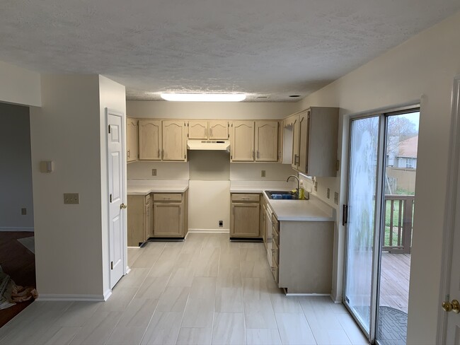Kitchen - 2306 Surrey Ln