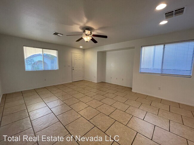 Building Photo - 3 br, 2.5 bath House - 10452 MIHELA Ave