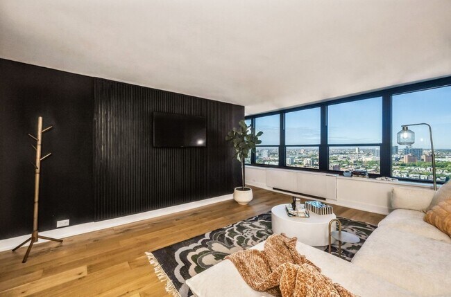Foto del edificio - 1560 N Sandburg Terrace