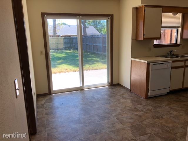 Building Photo - 2 br, 2 bath Duplex - 2641 Ruth Avenue A