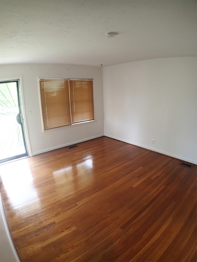 Foto del edificio - 4104 St Francis Ln
