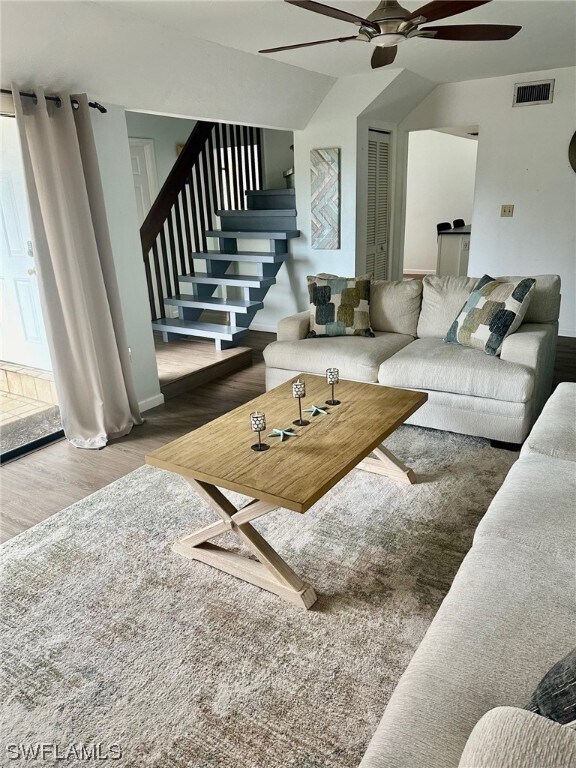Foto del edificio - 10945 Meadow Lark Cove Dr