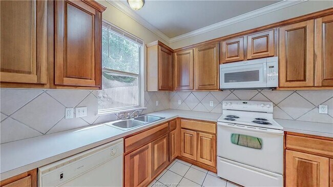 Foto del edificio - 1425 W Villa Maria Rd