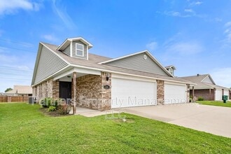 Building Photo - 234 E Anabranch Ct