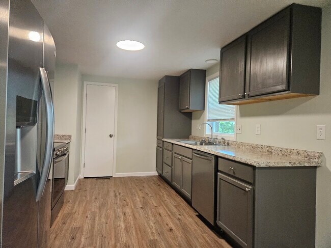 Foto del edificio - 9 Lexington Ln