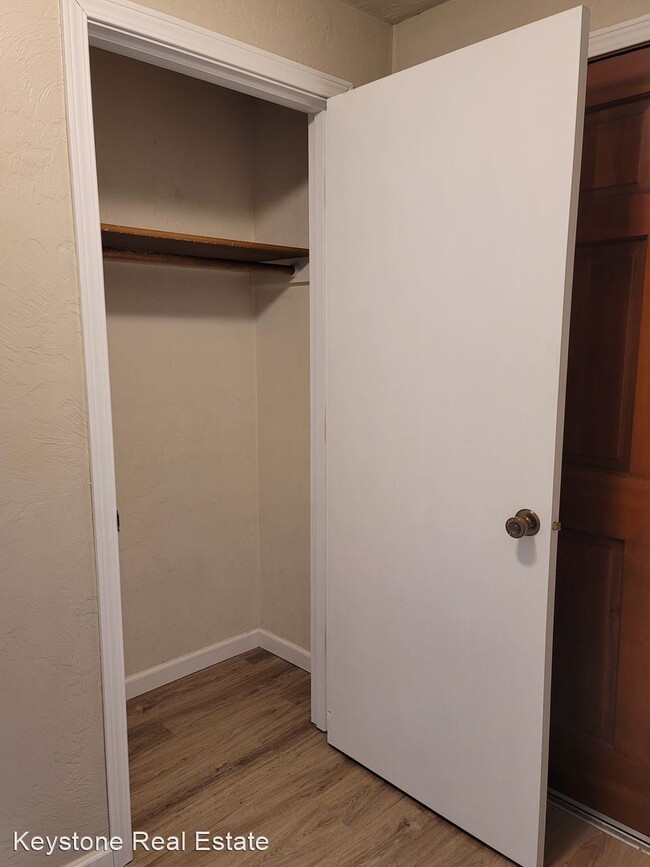 Building Photo - 3 br, 1 bath House - 1627 S. Bertelsen Road