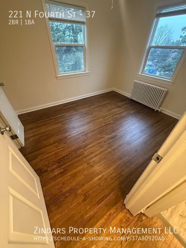 Building Photo - 221 N Fourth St-37