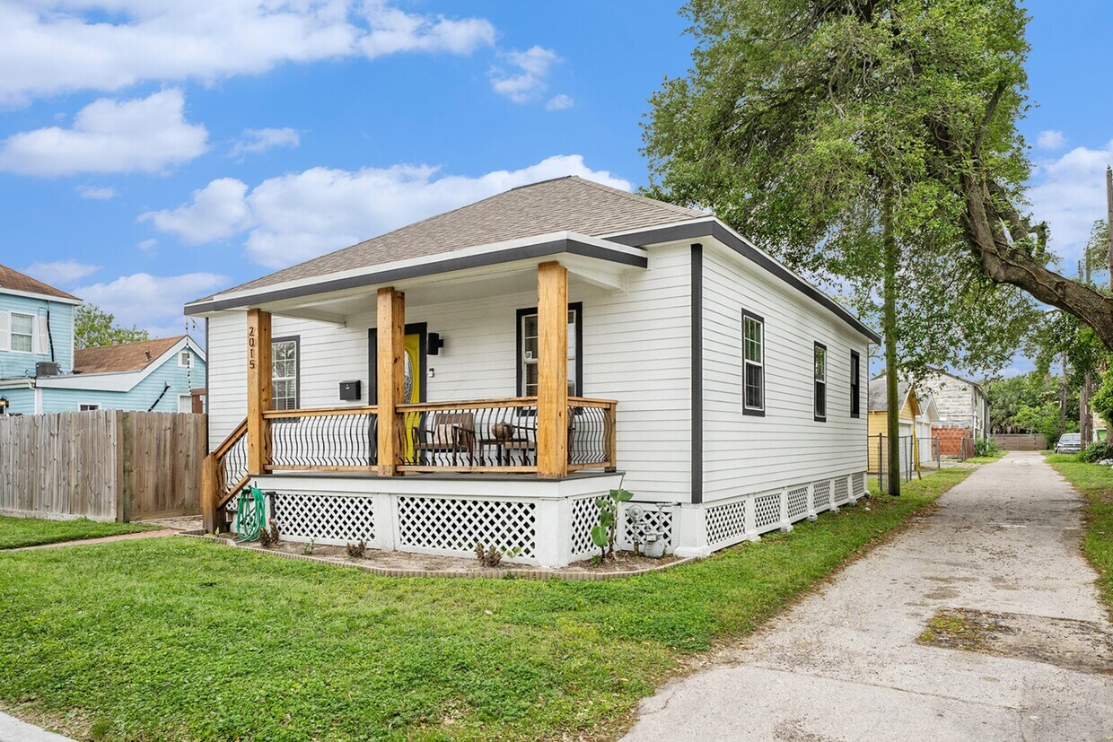 Primary Photo - 2015 37th St