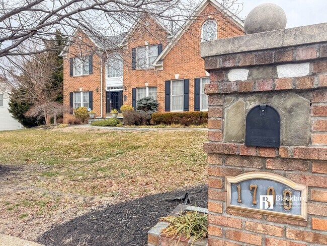 Building Photo - 1706 Poling Ave