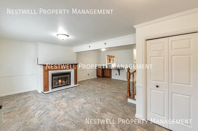 Building Photo - 709 N 400 W St