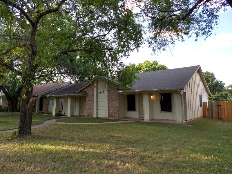 Foto principal - 1620 W Braker Ln