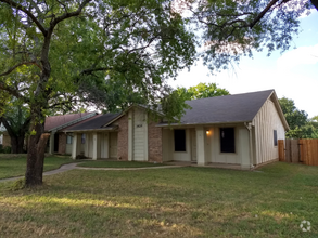 Building Photo - 1620 W Braker Ln